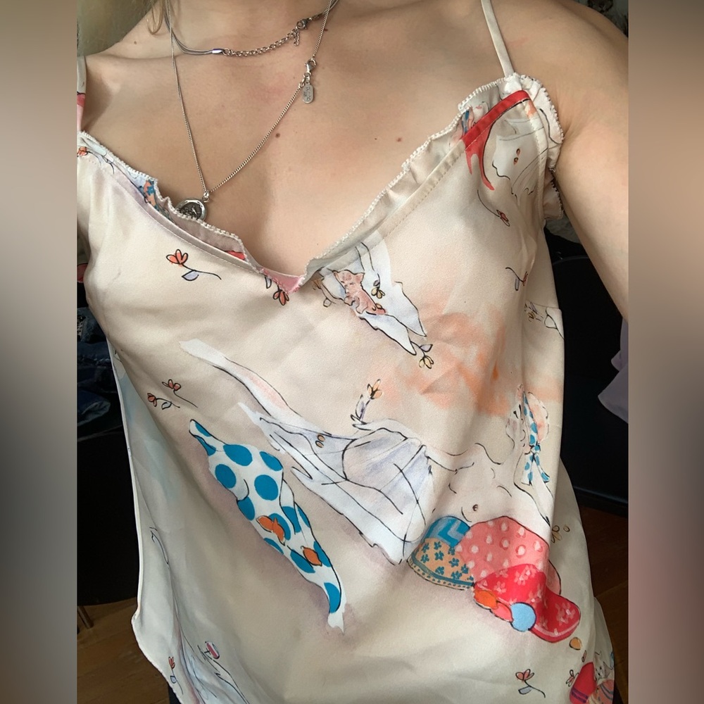 Aritzia Wilfred Silky Cream Camisole with Feminine Motif